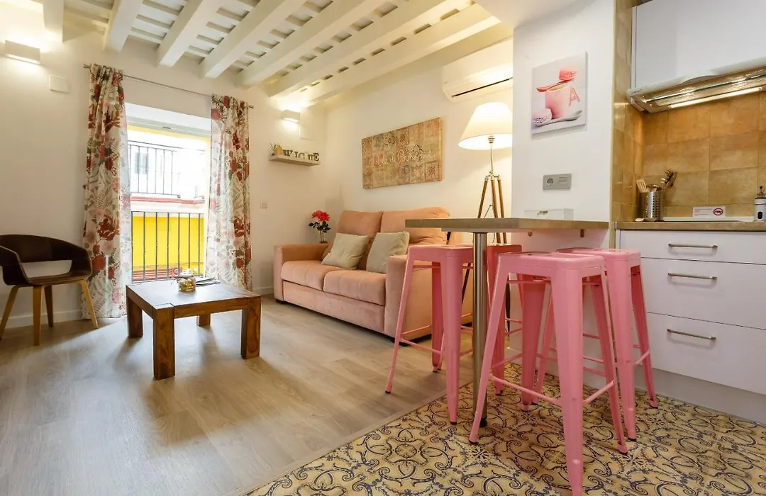 Apartamentos LOTO y LIZ by Cadiz4Rentals-1