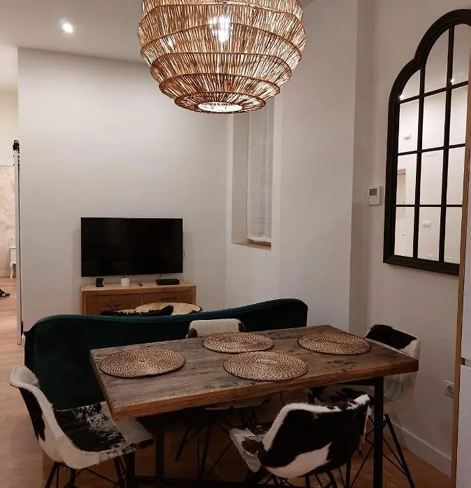Hidden Gem Pasquin Suites in Mercado Central-1