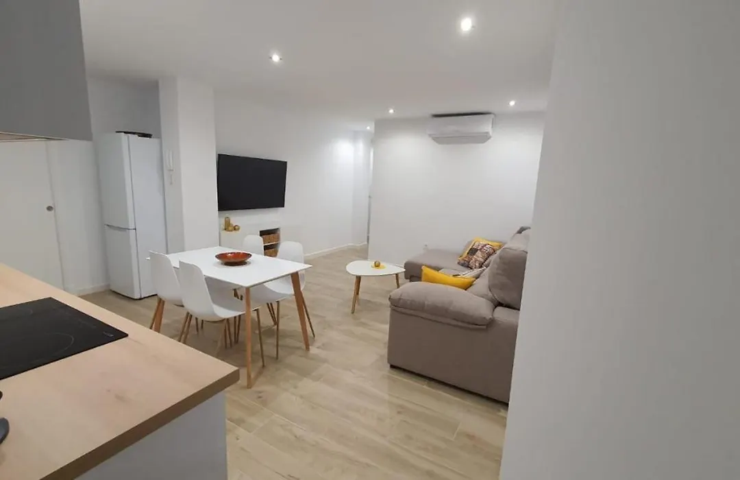 Apartamento A Pie De Playa.-1