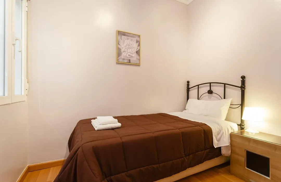 Apartamento con patio en Cádiz centro-1