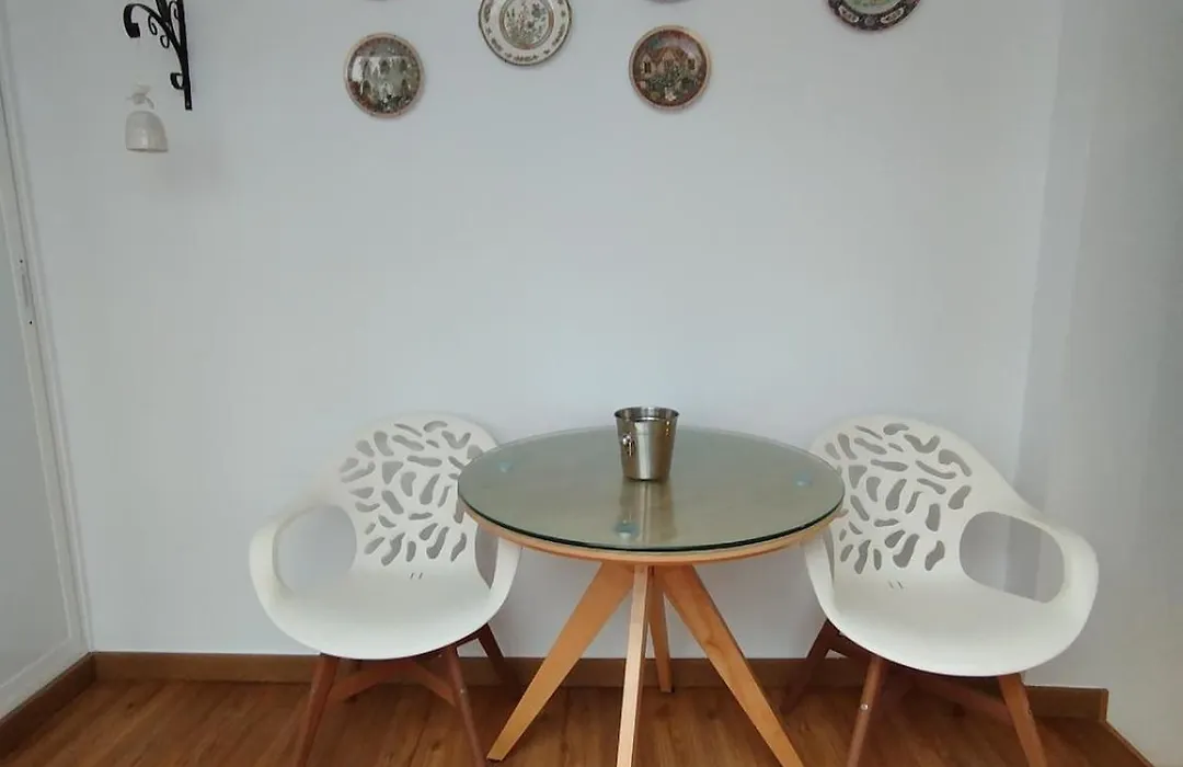 Ave 26, piso junto playa-1