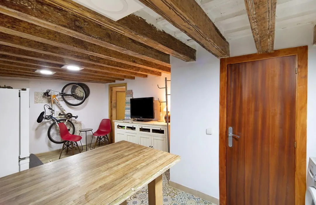 Cathedral Two Bedrooms Apartment-1