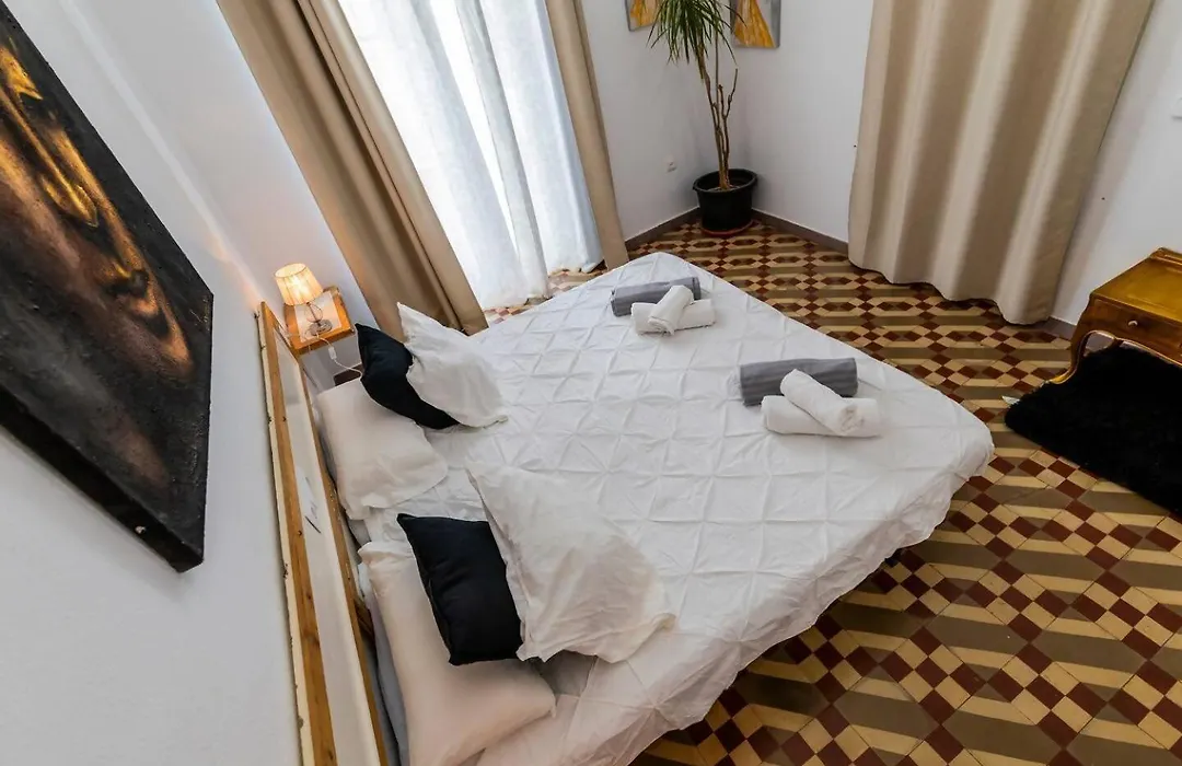 SimplyHosted Casa Buda-1