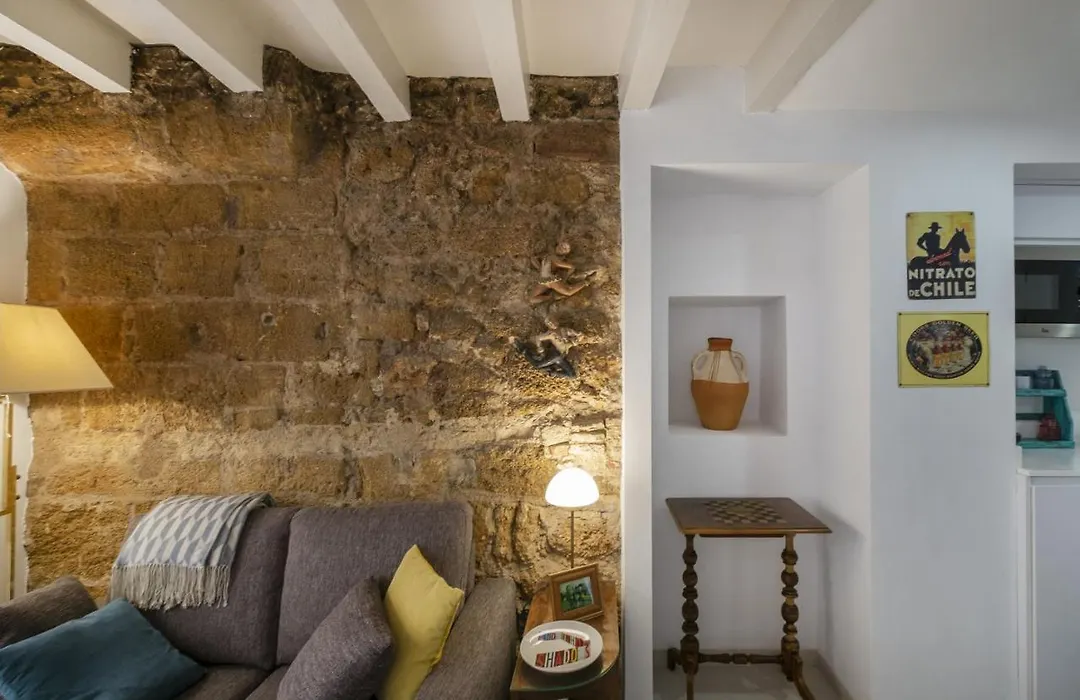 Casa La Muralla Medieval By Cadiz4Rentals-1
