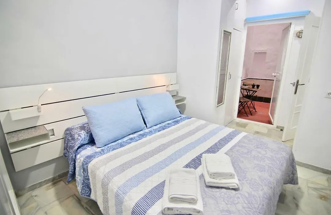 Apartamento MONÍSIMO en el corazón de CÁDIZ-1