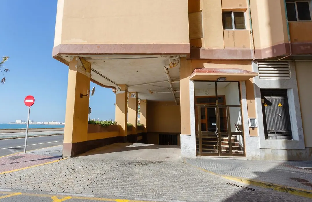 Gaviota Family Home Free Parking By Cadiz4Rentals-1