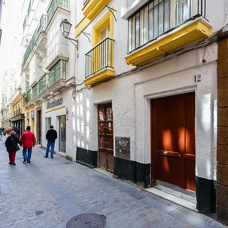 Apartamentos LOTO y LIZ by Cadiz4Rentals-3