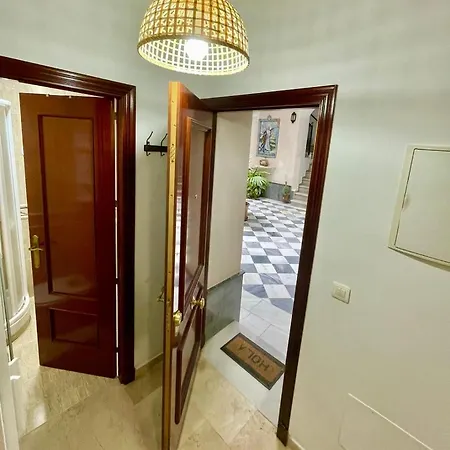Gatu Villa Gadir, Preferente Mayores De 25 Anos Y Familias-2