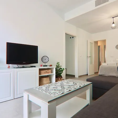 Apartamento San Leonardo Playa (Free Parking)-3