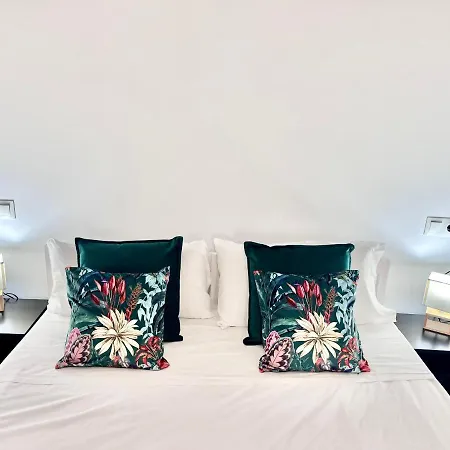 GATU PREMIUM Villa Flamenca , Preferente mayores de 25 años y familias-2