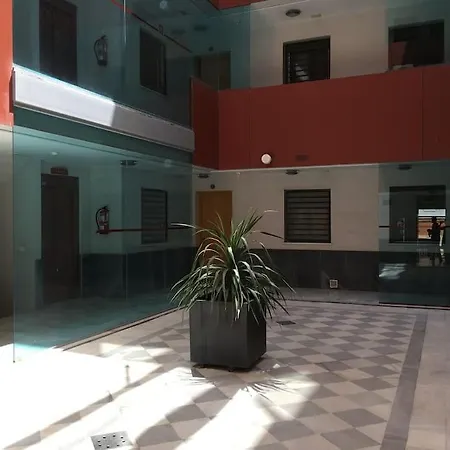 Apartamento en el centro a 200 m de la playa-3