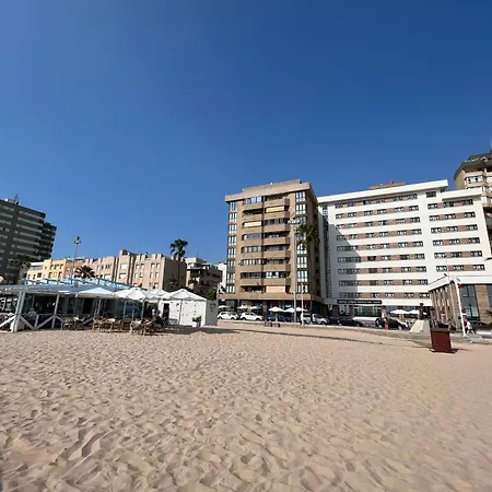 Ático primera línea de playa.-3