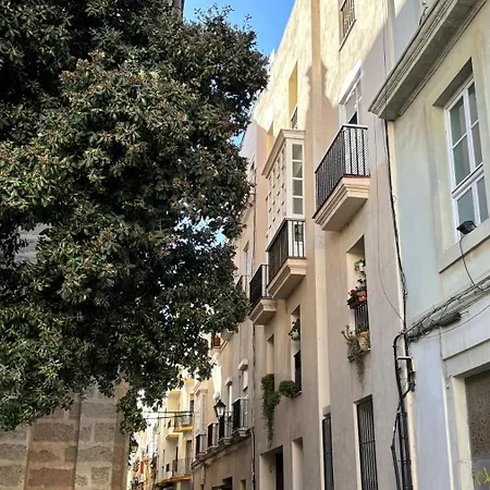 LUMINOSO APARTAMENTO en el centro de Cádiz-2