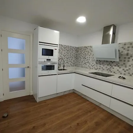 Ave 26, piso junto playa-2
