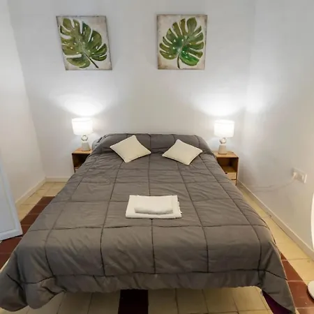 SimplyHosted La Casa del Loro-3