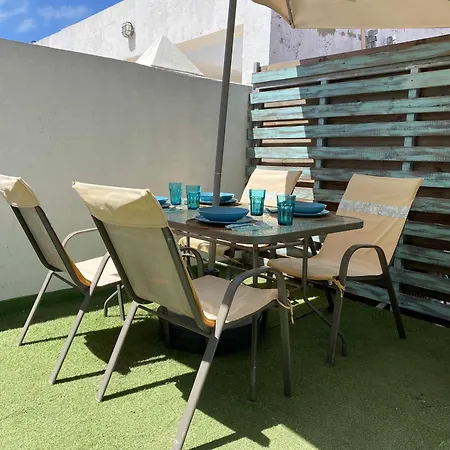 Ático con terraza junto a la playa de La Caleta-2
