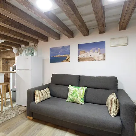 Cathedral Two Bedrooms Apartment-2