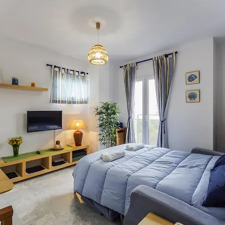 La Victoria Home Free Parking By Cadiz4Rentals-3