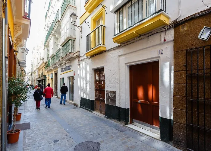 Apartamentos LOTO y LIZ by Cadiz4Rentals