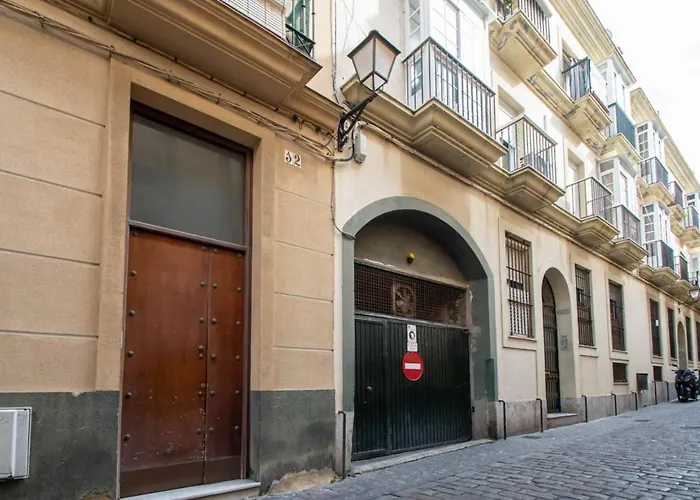 Esencia de Cádiz Entre la Viña y el mercado