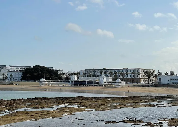 San Lorenzo Apartamentos y Suites Cádiz