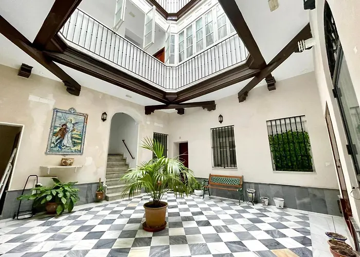 Gatu Villa Gadir, Preferente Mayores De 25 Anos Y Familias Cádiz