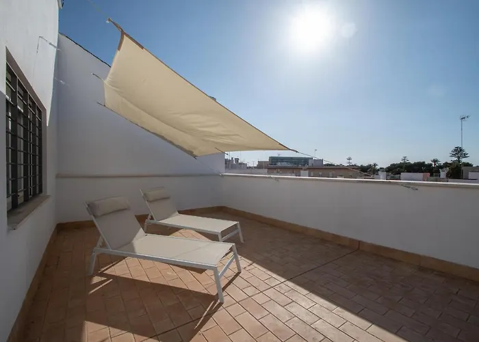 Apartamentos La Araucaria - Cádiz
