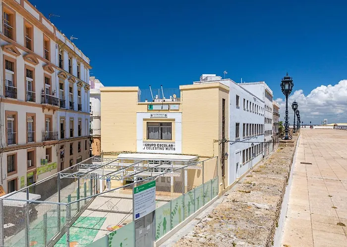 New Use Pz España 3 derecha Cádiz
