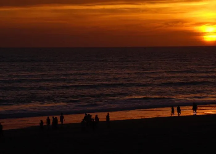 Victoria Beach Sunset Lounge Cádiz