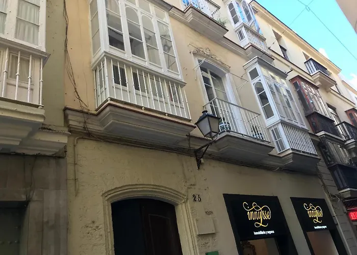 Precioso alojamiento con patio interior Cádiz
