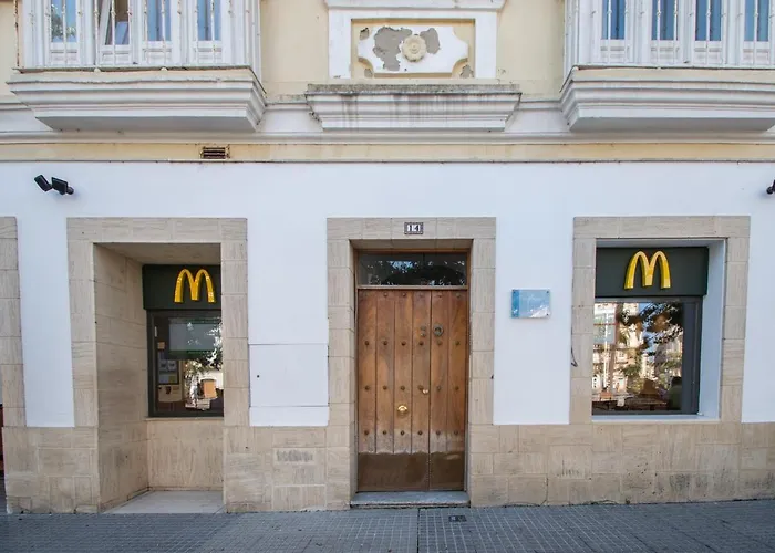 Apartamento Sherezade y la ciudad de Cádiz