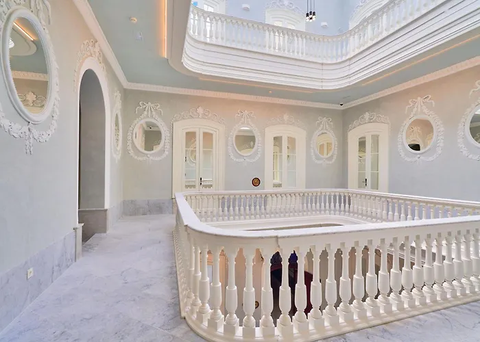 Tandem Palacio Veedor de Galeras Suites Cádiz