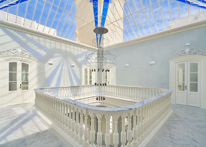 Tandem Palacio Veedor de Galeras Suites Cádiz