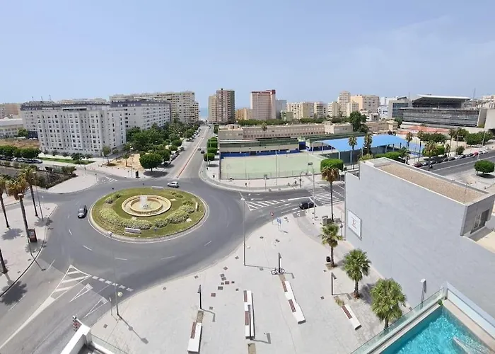 Apartamento Torre D'Arenas, playa Victoria, piscina y parking Cádiz