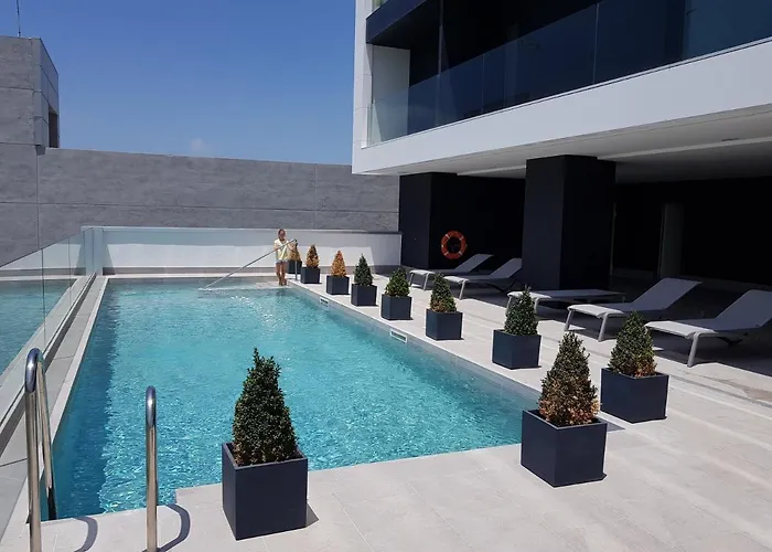 Apartamento Torre D'Arenas, playa Victoria, piscina y parking Cádiz