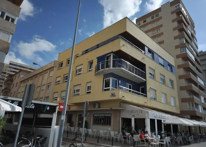 Apartamento reformado con vistas al mar Cádiz