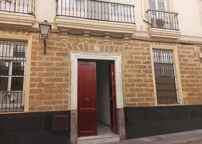 Habitación privada con baño. Cádiz