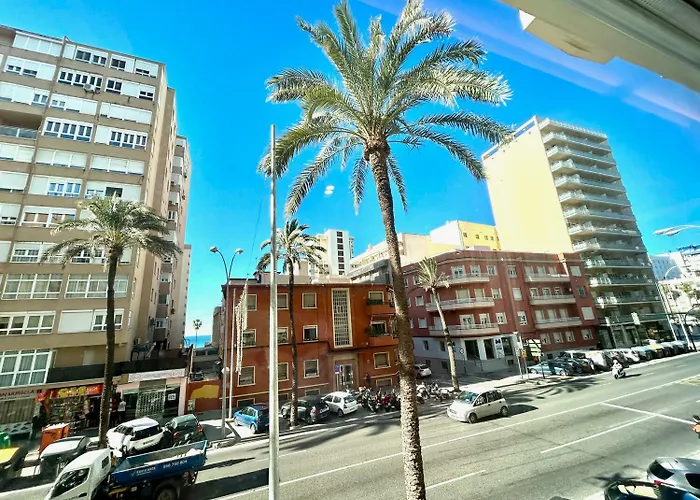 GATU PREMIUM Deseo Piso de Lujo junto el mar con Parking gratis -Mayores de 21 años y familias Cádiz