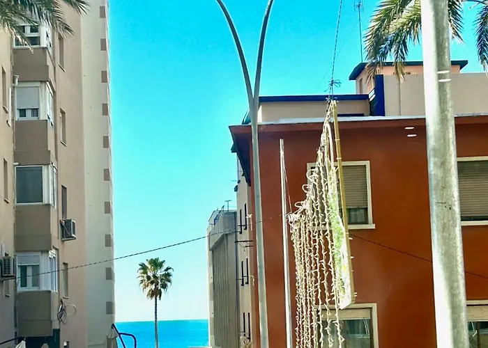 GATU PREMIUM Deseo Piso de Lujo junto el mar con Parking gratis -Mayores de 21 años y familias Cádiz