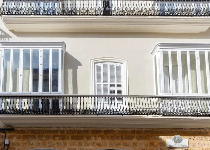 Casa Manuel de Falla by Cadiz4Rentals
