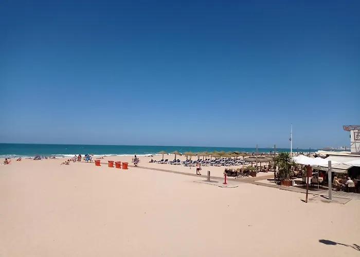 Apartamento Gades Natura a 450 mts playa Victoria Cádiz