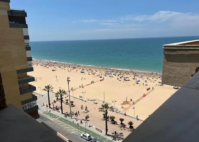 Ático primera línea de playa. Cádiz