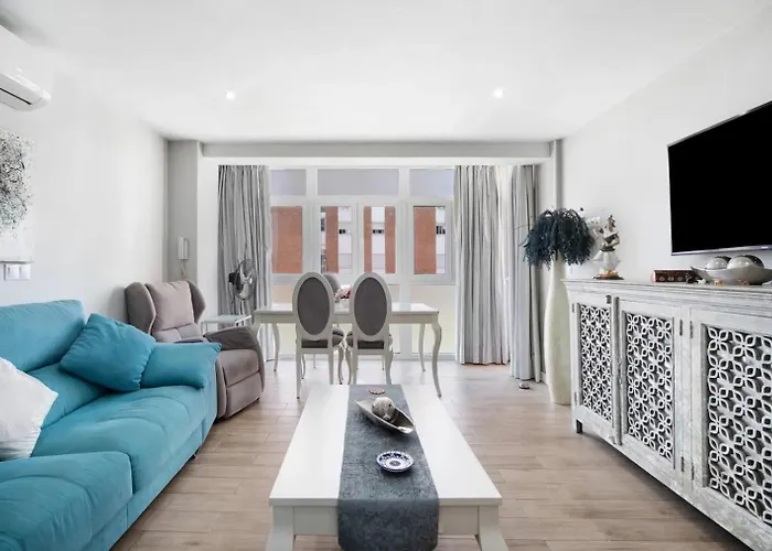 Cozy Room In Stylish Flat Just Steps From The Beach Cádiz