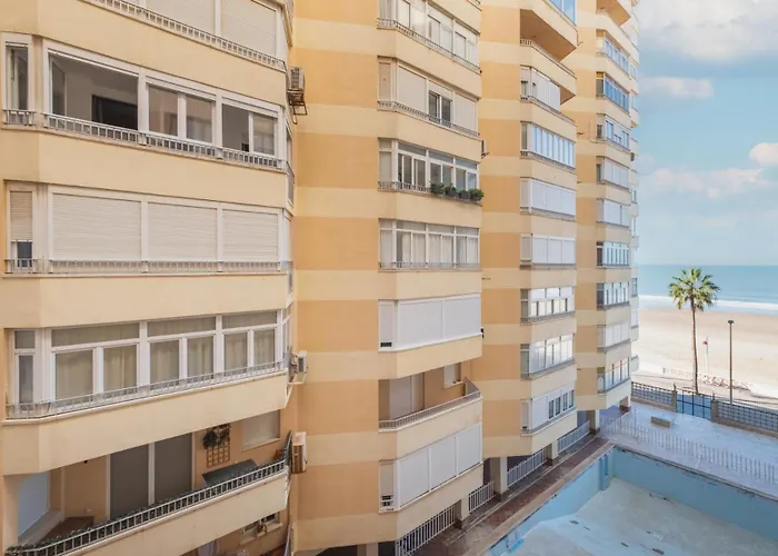 Apartamento Disfruta Vacaciones Familiares Piso Frente al Mar Cádiz