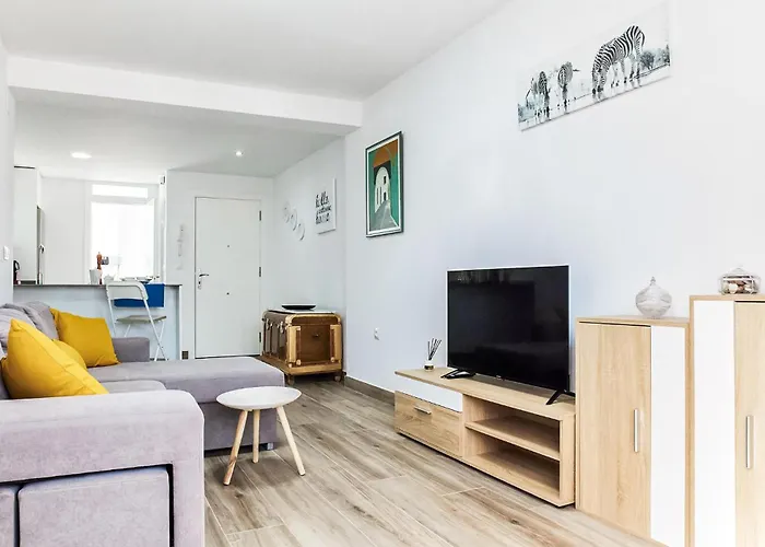 Awesome Apartment In Cadiz With Wifi