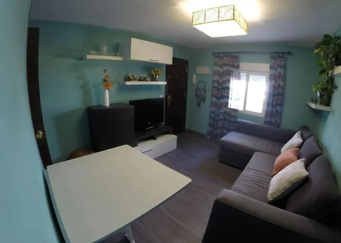 Apartamento A 5 min de la playa Victoria y del Htal Pta Mar Cádiz