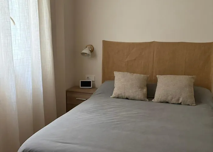 APARTAMENTO PREMIUM EN PLAZA MINA Minimalismo y confort a pasos del mar Cádiz