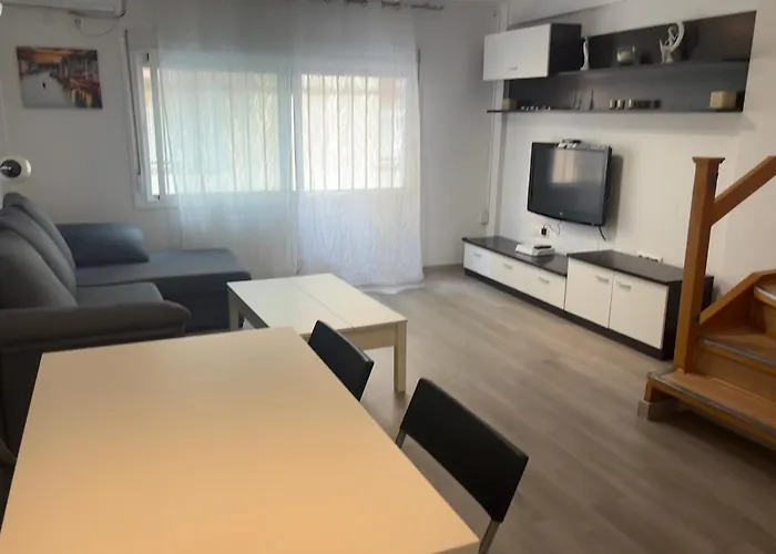 Apartamento Duplex A 3 Minutos De Playa De La Victoria Cádiz