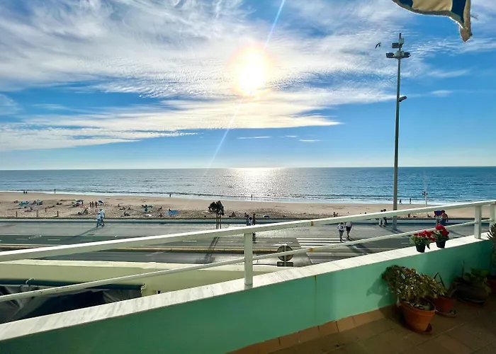 Apartamento GATU Isabel 1ª Línea de playa, terraza con vista al mar, parking opcional Cádiz