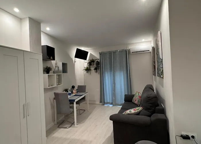 Apartamento La Joya De La Caleta. A 60 Mts Playa. Cádiz